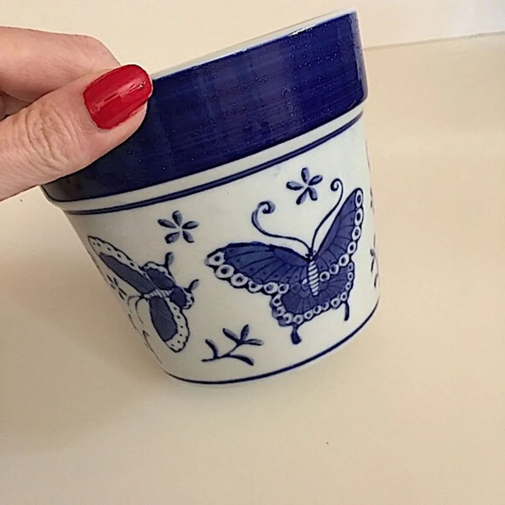 Vintage Retro Mod Farmhouse Asian Blue White Ceramic Butterfly Pot vase